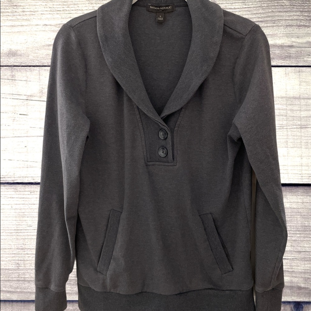 Long sleeve Pullover with pocket pouch